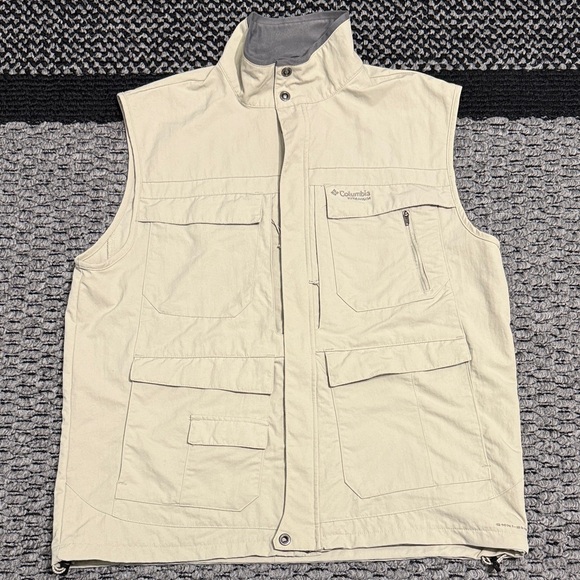 Columbia Sportswear Company Other - Columbia Titanium Omni-Shield Utility Vest Men’s L Safari Fishing Photographer